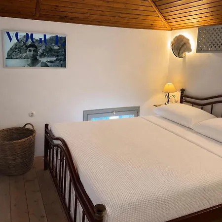 Voutakia Retreat Seafront *